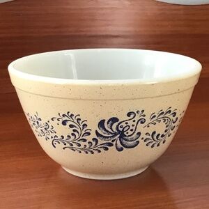Pyrex Vintage 401 Homestead 750ml Mixing Bowl Corning USA
